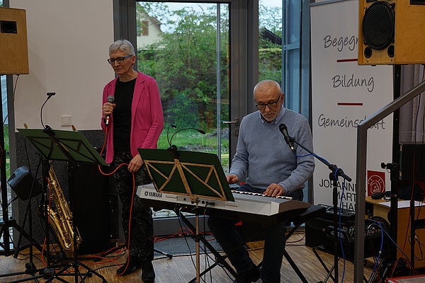 Musikalische Unterhaltung durch "No Noise" mit Barbara und Paul Oschmann